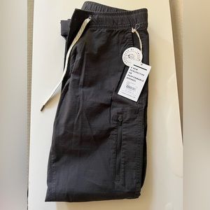 NWT- Women’s Vuori Ripstop Pant Size: Small